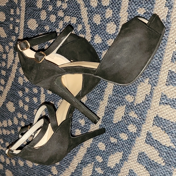 SEXY SKY HIGH SANDALS - Picture 4 of 6